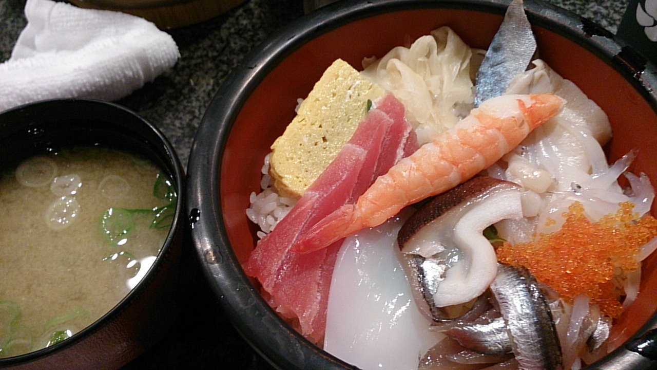 横浜駅西口南幸の魚浜でランチのちらし600円で 横浜駅周辺 時々あちらこちら 孤独のワンコインランチ日記