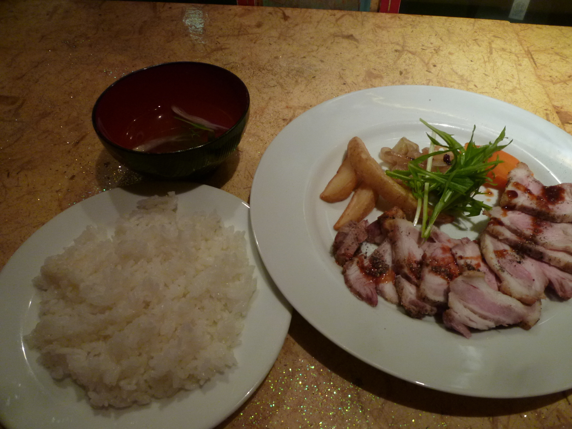 トントロでぶたらんち 横浜駅周辺 時々あちらこちら 孤独のワンコインランチ日記